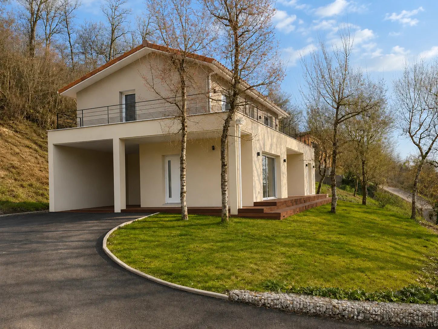 Construction neuve maison coteau etage jardin
