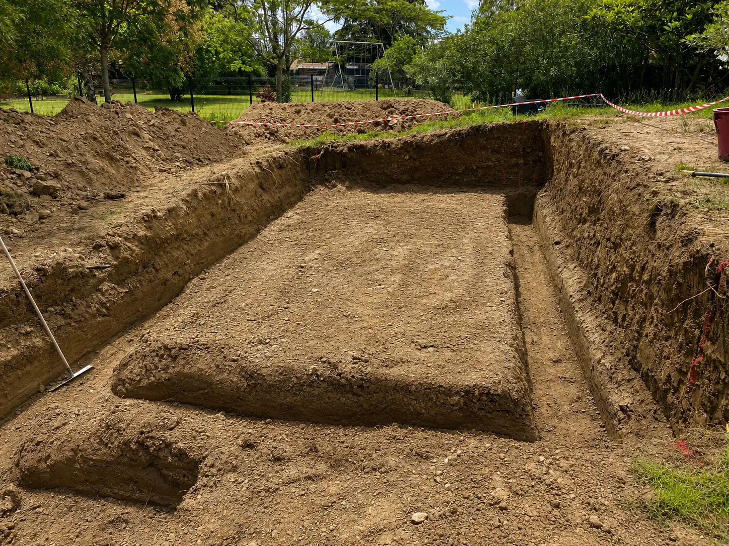 Construction neuve piscine terrassement