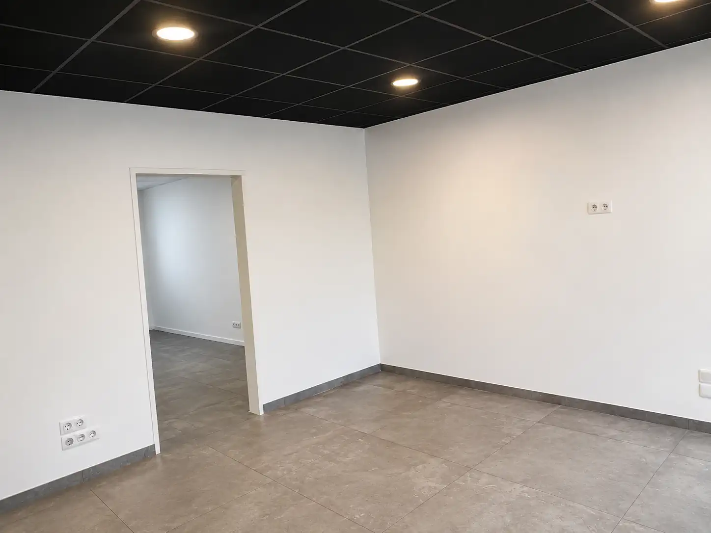 Professionnel bureau piece renovee