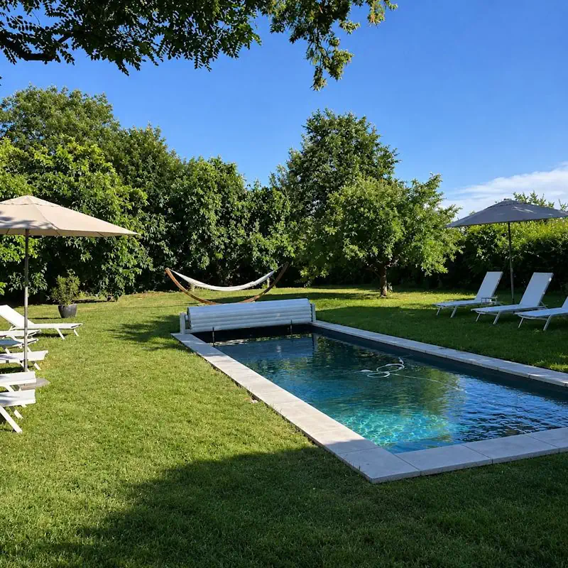 Piscine et jardin rénovés