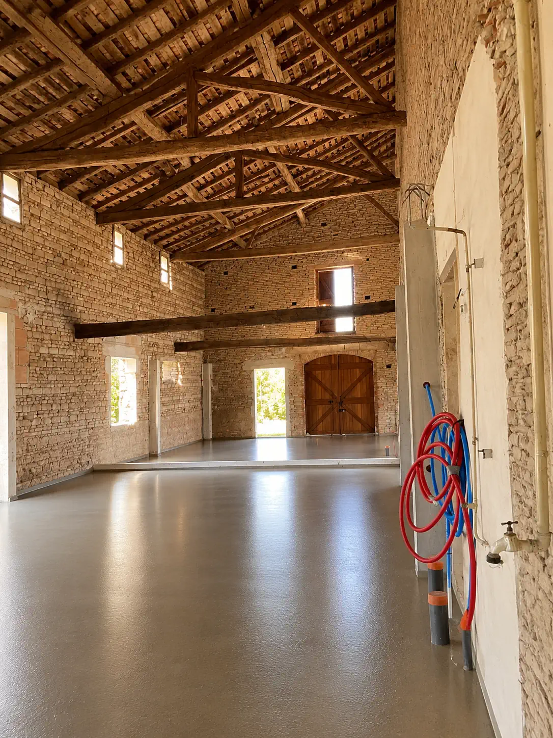 Rénovation intérieure d'une grange en pierre – ETCM