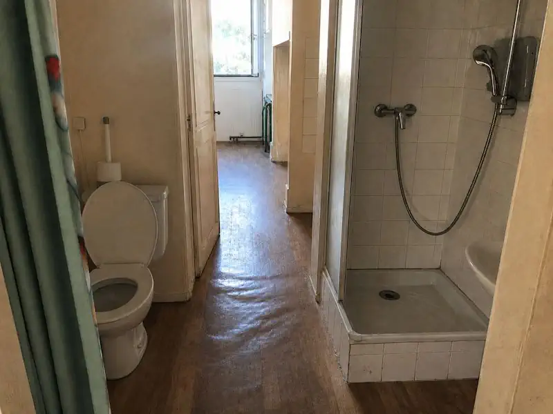 Renovation maison saubens salle de bain avant